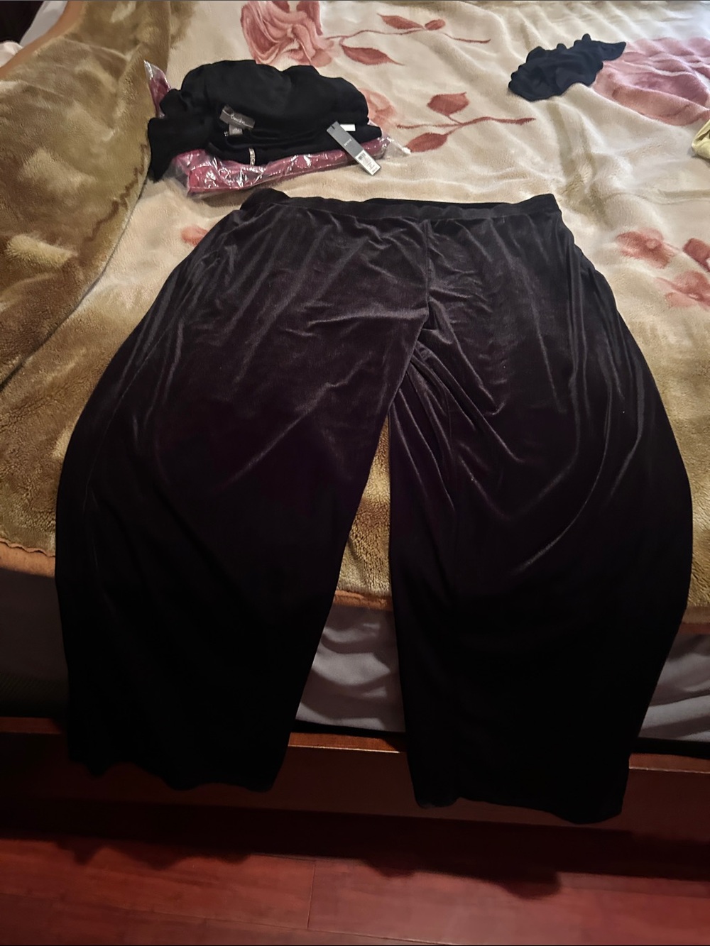 Woman’s Black Velvet Pull-On Bottoms